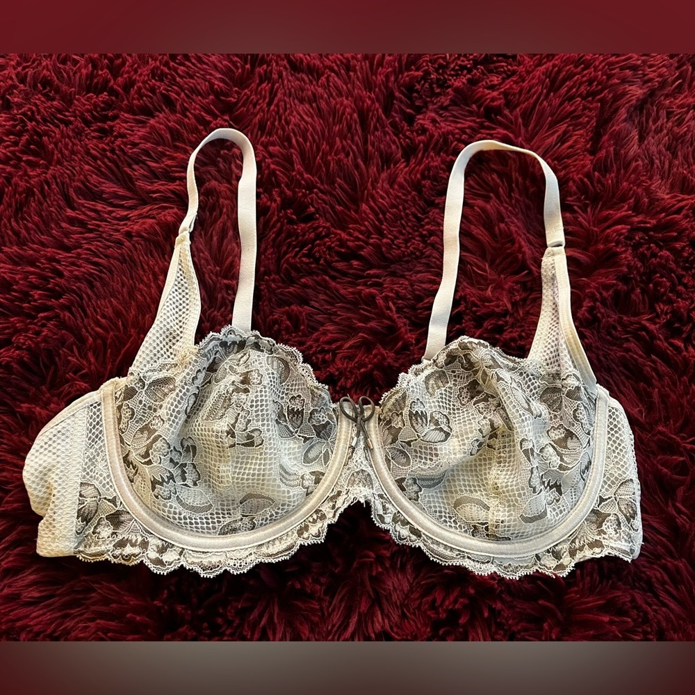 Pre loved in great condition Adore Me bra 38C